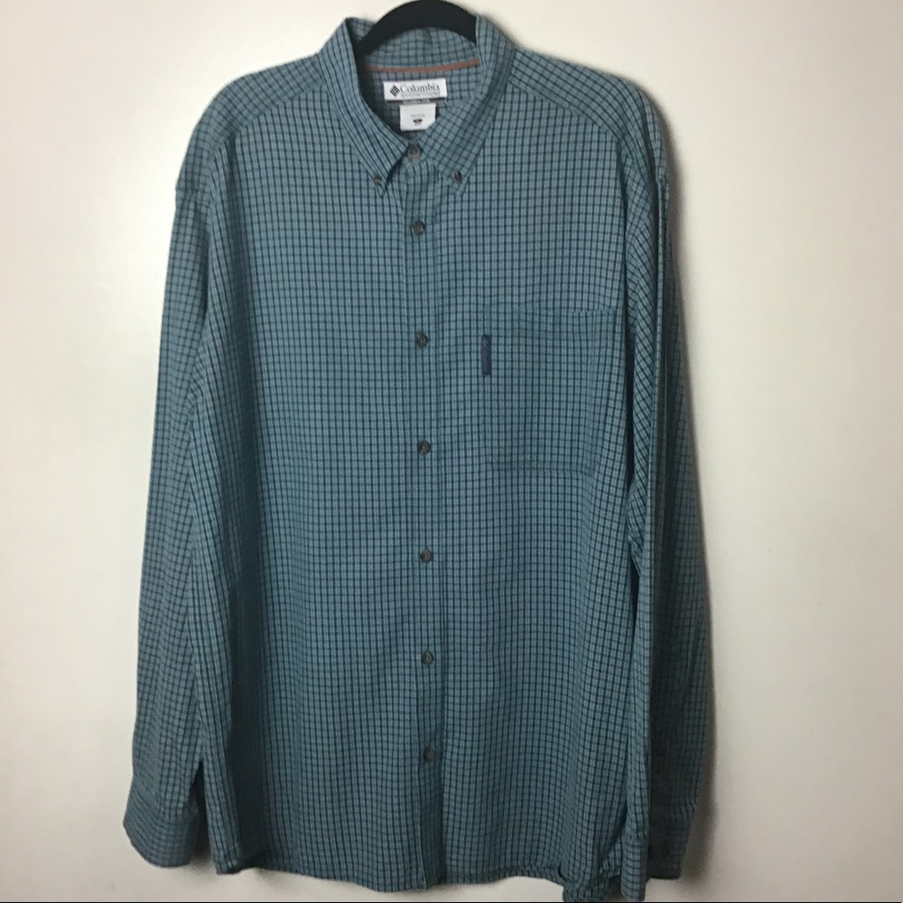 Columbia blue/green plaid long sleeve button down shirt. Large
